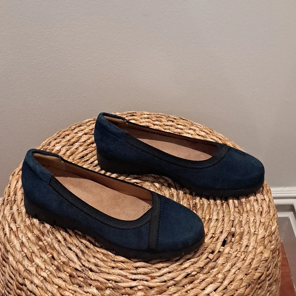 NWT Clarks Womens Artisan Blue Suede Ballet 1.25